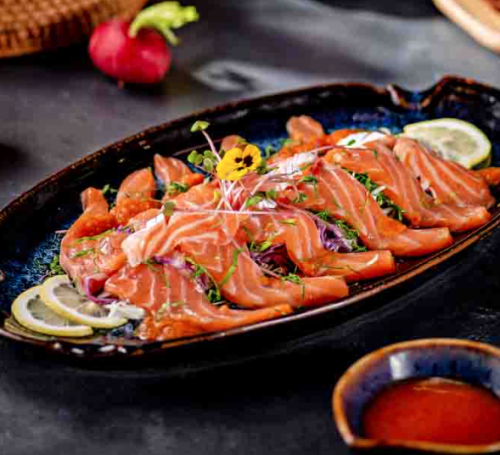 Salad Cá Hồi Kiểu Thái